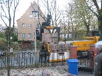 He had them almost over the fence. But too heavy. IMG_0286.JPG