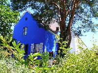 2007-08-BlueHouse-b.JPG